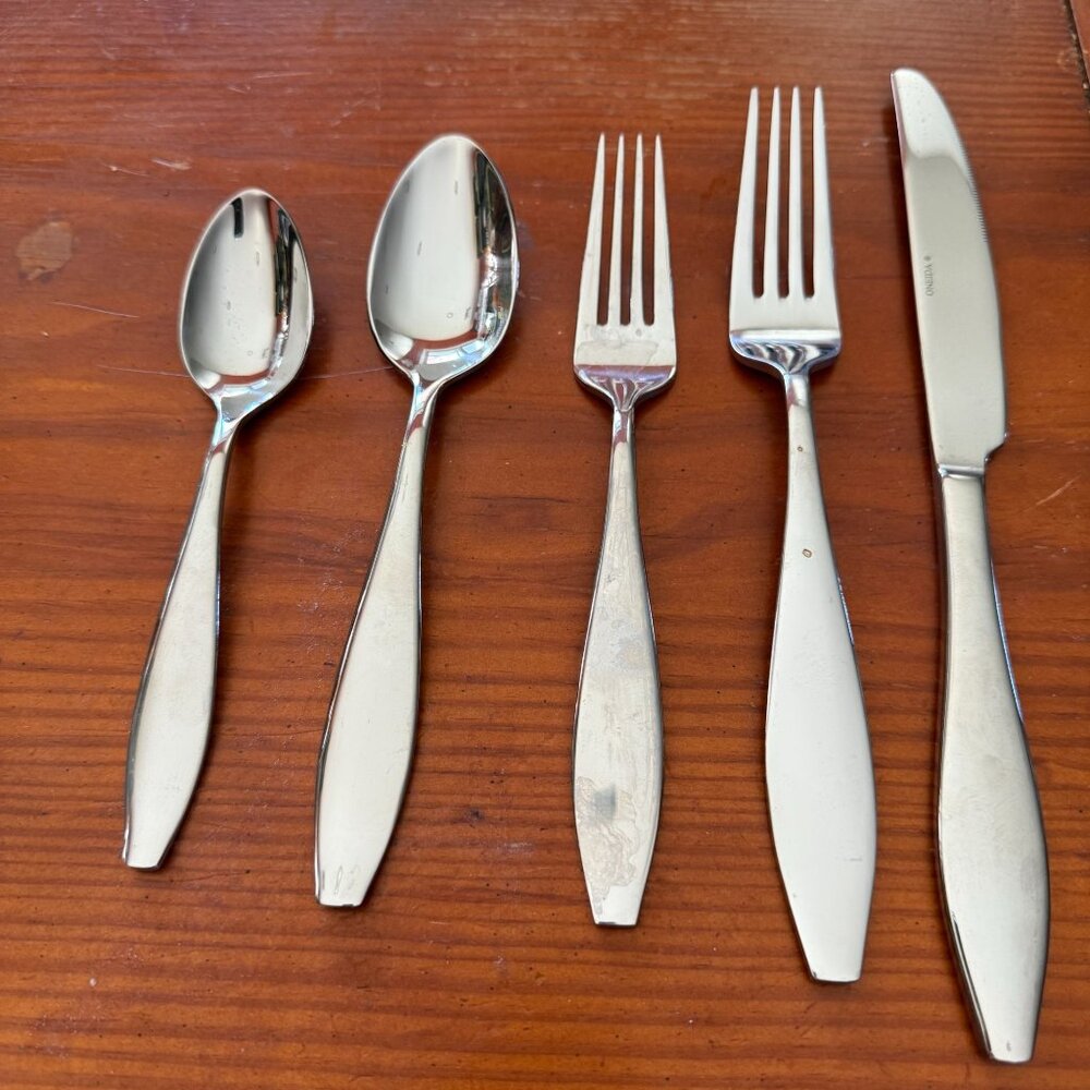 Oneida Comet Stainless Flatware Set 5 Pieces